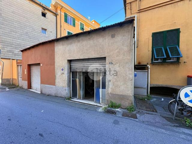 Capannone in vendita a Medio Ponente, Serra Riccò