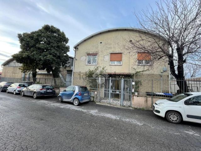 Capannone in vendita a Municipio Roma IV, Roma Capitale