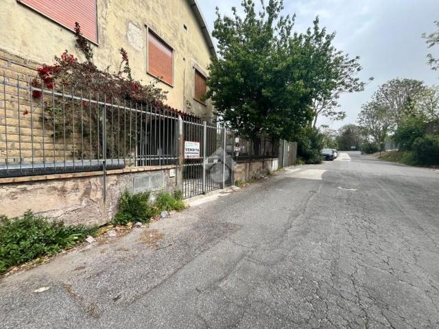 Capannone in vendita a Municipio Roma IV, Roma