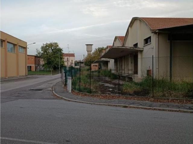 Capannone in vendita a Fratta Polesine, Rovigo