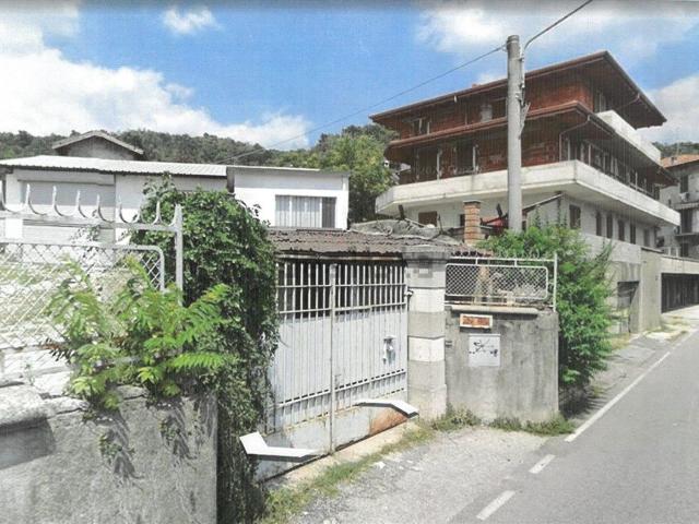 Capannone in vendita a Como, Lombardia