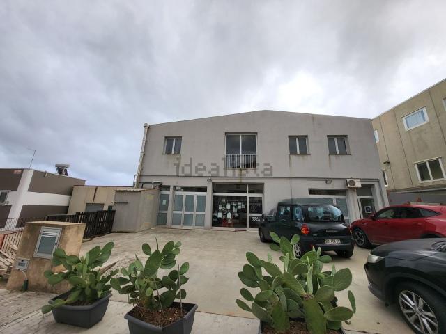 Capannone in vendita a Selvaggio, Ragusa