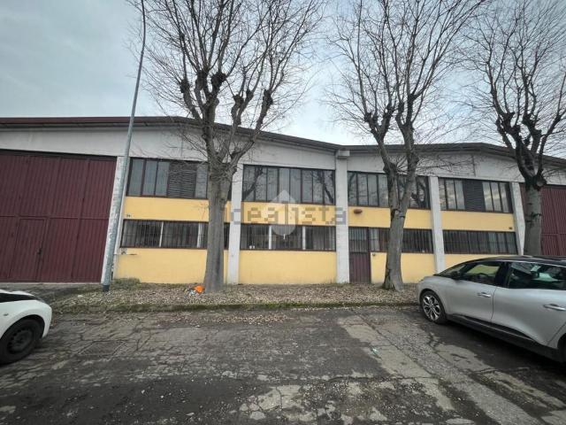 Capannone in vendita a Unione dei Comuni I Fontanili, Gaggiano