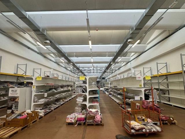 Capannone in vendita a Unione di Comuni della Romagna Forlivese, Quattro