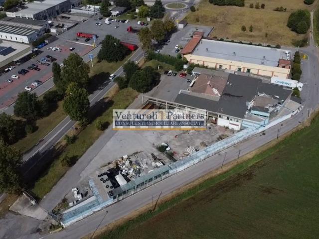 Capannone in vendita a Lonato, Lombardia