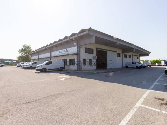 Capannone in vendita a Zoppola, Friuli-Venezia Giulia
