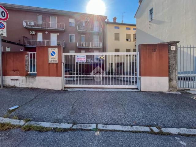 Capannone in vendita a Battaglione, Cremona