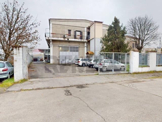 Capannone in vendita a Cavaione, Truccazzano