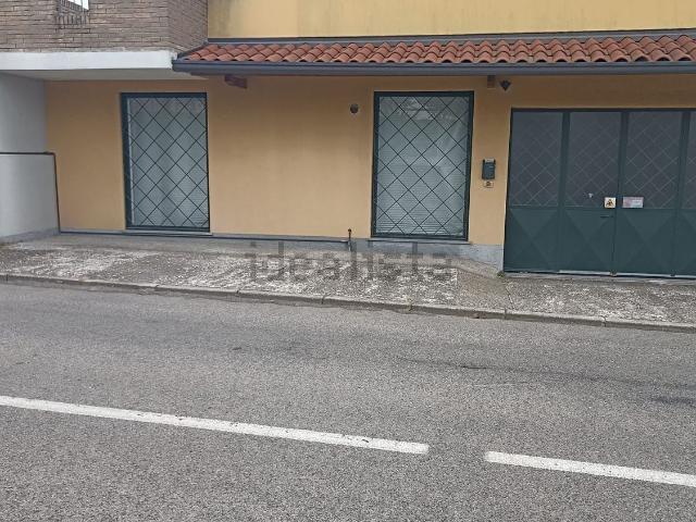 Capannone in vendita a Guanzate, Lombardia