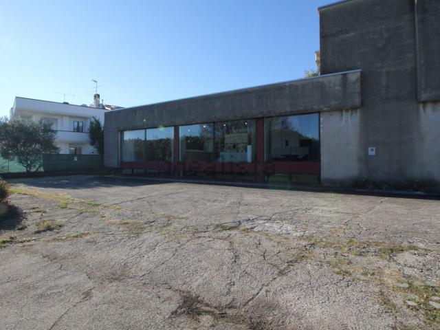 Capannone in vendita a Prospiano, Gorla Minore
