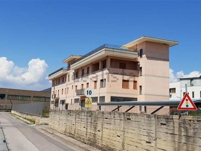 Capannone in vendita a Salerno, Campania