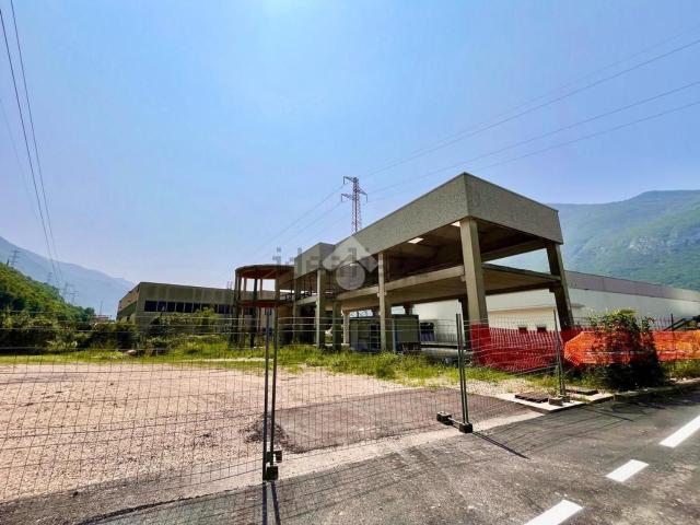 Capannone in vendita a Comunità della Vallagarina, Ala