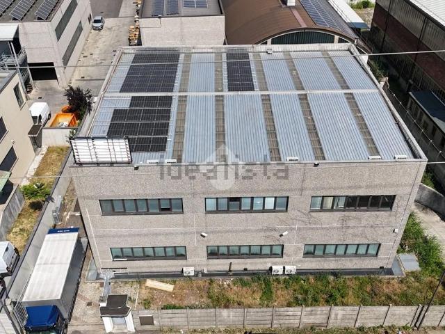 Capannone in vendita a Cernusco Sul Naviglio, Lombardia