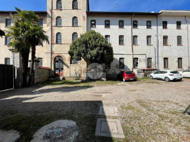 Capannone in vendita a Boffalora Sopra Ticino, Lombardia