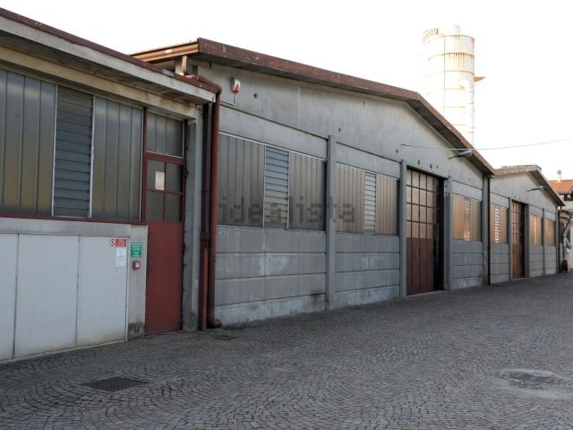 Capannone in vendita a Cantù, Lombardia