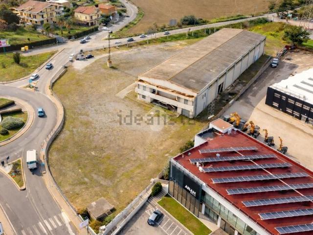 Capannone in vendita a Pescara, Abruzzo