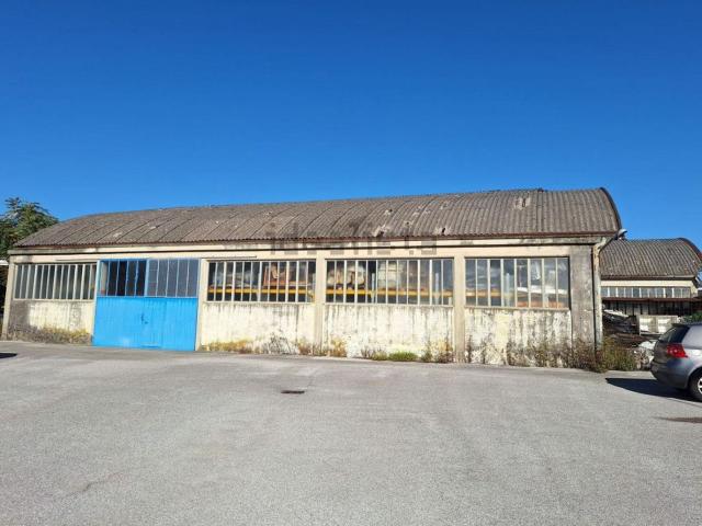 Capannone in vendita a Manzano, Friuli-Venezia Giulia