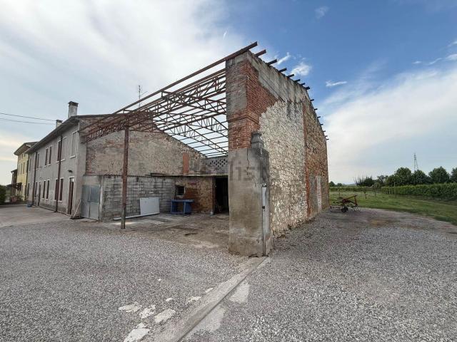 Capannone in vendita a Cologna Veneta, Veneto