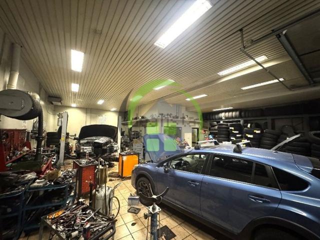 Capannone in vendita a Albino, Bergamo