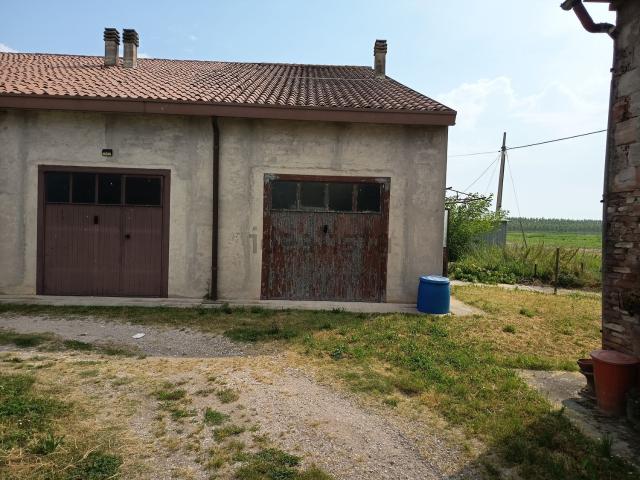 Capannone in vendita a Borgo Mantovano, Pieve Di Coriano