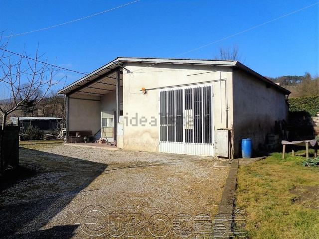 Capannone in vendita a Umbertide, Umbria