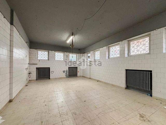Capannone in vendita a Brembate Di Sopra, Lombardia