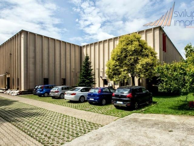 Capannone in vendita a Brugherio, Lombardia