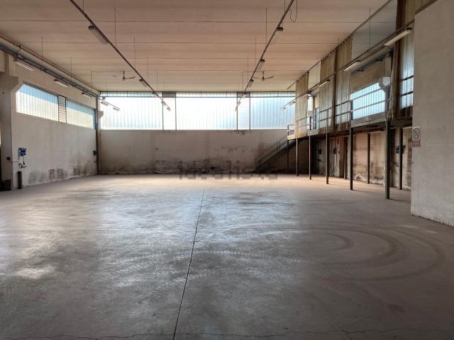 Capannone in vendita a Unione di Comuni della Romagna Forlivese, Quattro