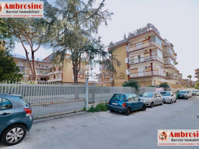Capannone in vendita a Villaricca, Campania