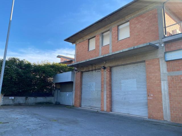 Capannone in vendita a Gallo, Montecatini Terme