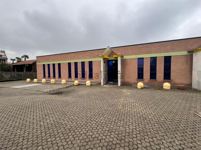 Capannone in vendita a Sciarè, Gallarate