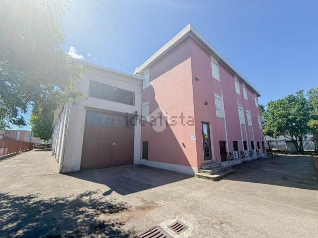 Capannone in vendita a Mezzate, Peschiera Borromeo