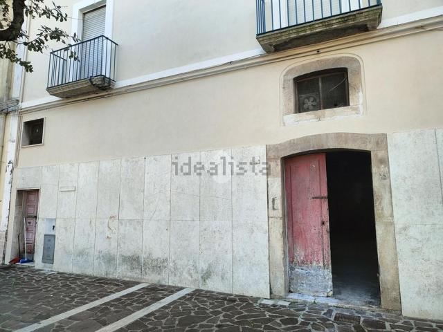 Capannone in vendita a Gaeta, Lazio