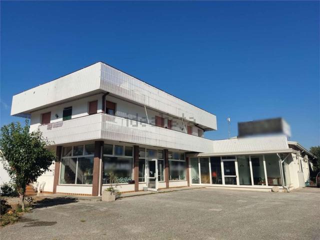 Capannone in vendita a Pozzuolo Del Friuli, Friuli-Venezia Giulia
