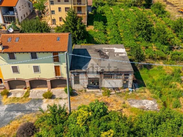 Capannone in vendita a Roncà, Veneto