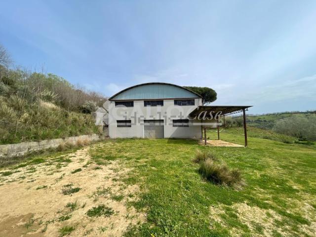 Capannone in vendita a San Vito, Calabria