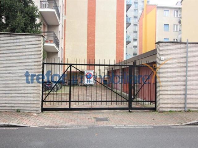 Capannone in vendita a Triulzo, San Donato Milanese