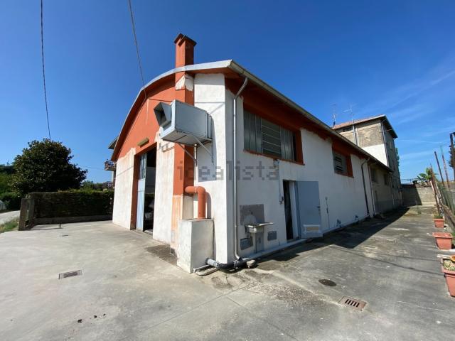 Capannone in vendita a Bassa Reggiana, Re