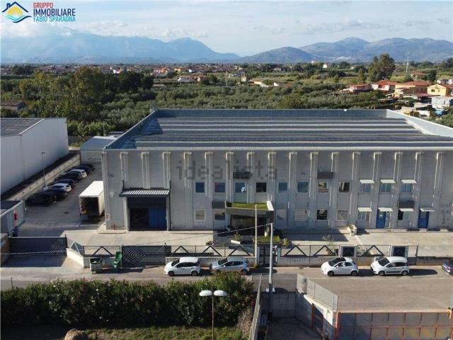 Capannone in vendita a Cellole, Campania