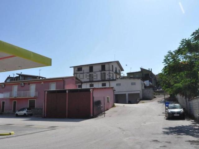 Capannone in vendita a Montecalvo Irpino, Campania