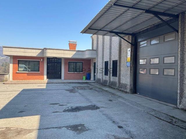 Capannone in vendita a Novate Brianza, Merate