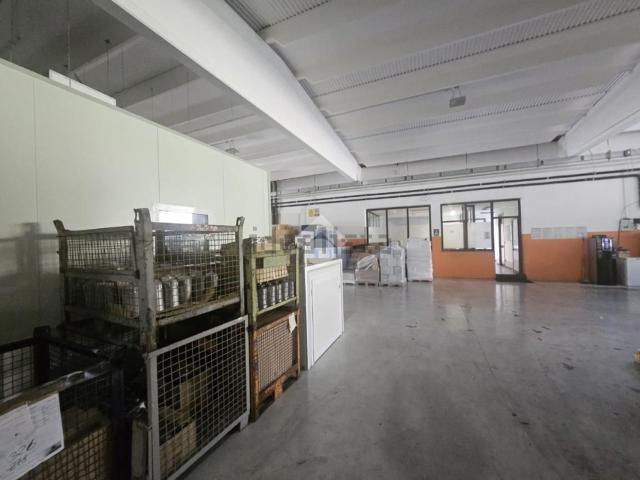 Capannone in vendita a Gnèc, Polaveno