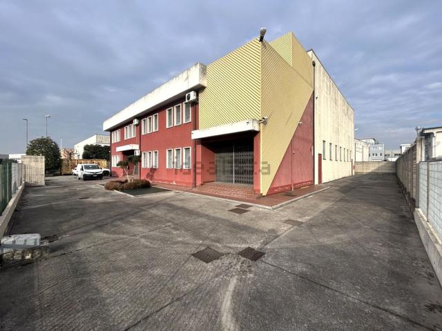 Capannone in vendita a Rubano, Veneto