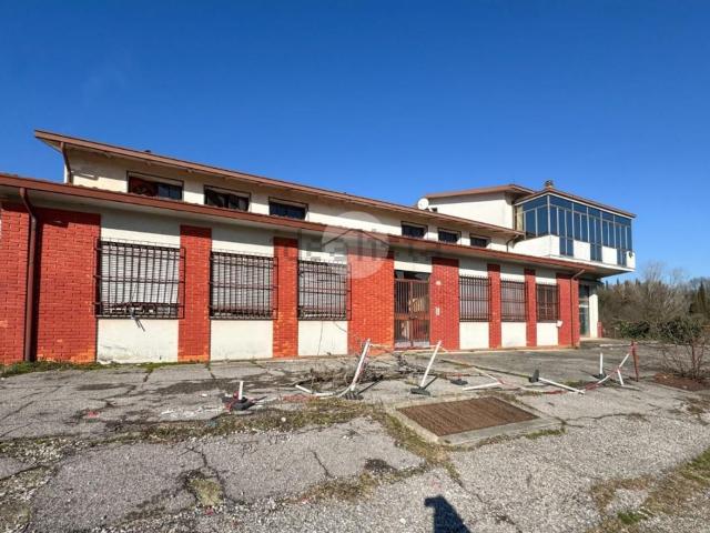 Capannone in vendita a Volta Mantovana, Lombardia