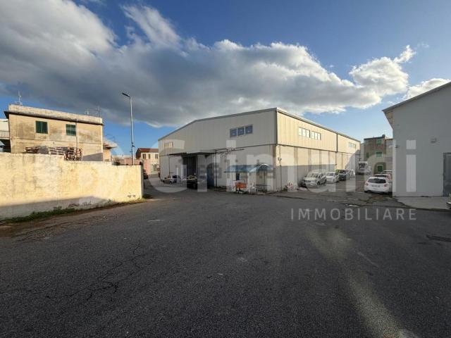 Capannone in vendita a I Circoscrizione, Messina