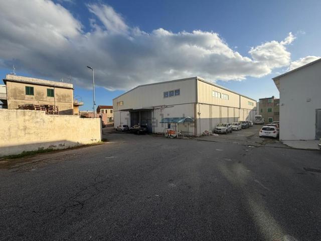 Capannone in vendita a Tremestieri, Messina