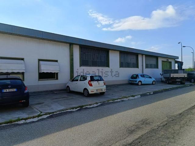 Capannone in vendita a Porta Milano, Casale Monferrato