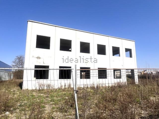 Capannone in vendita a Quartiere G3, Novi Ligure