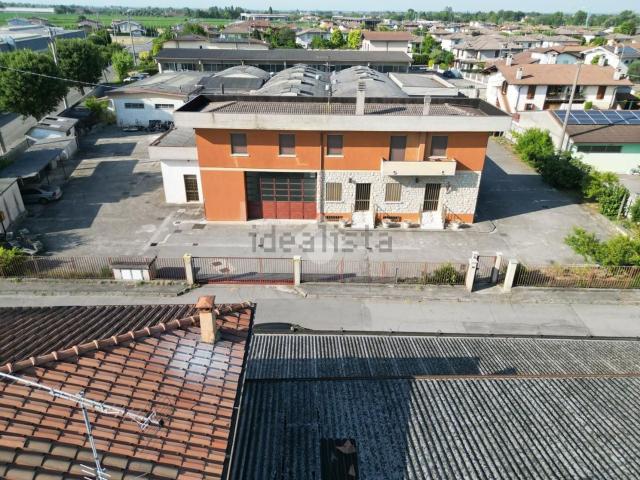 Capannone in vendita a Gottolengo, Lombardia