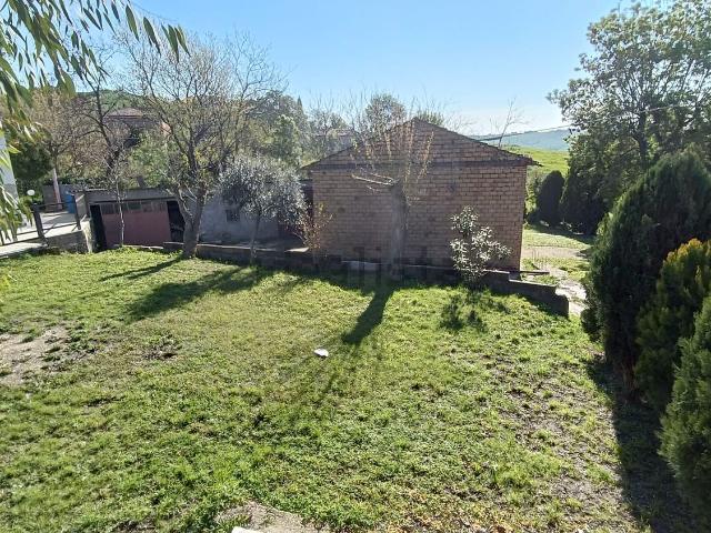 Capannone in vendita a Cona di Atessa, Atessa